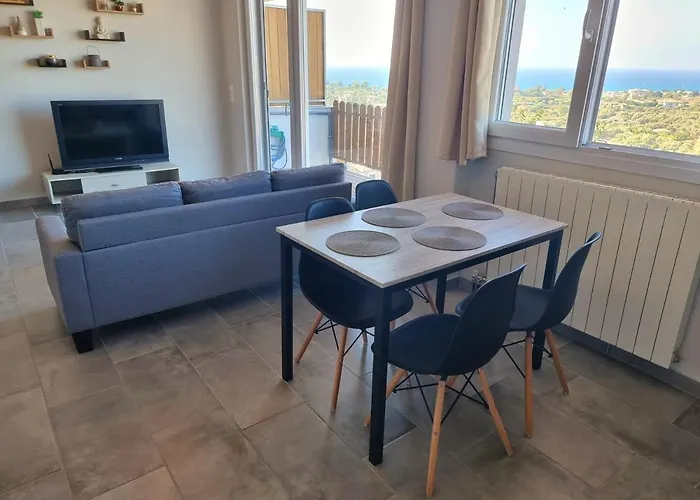 Labros Sea View *